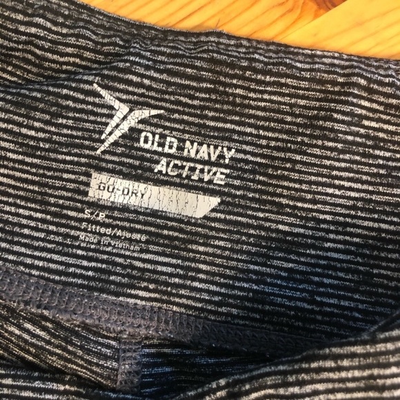 Old navy grey striped workout leggings - Picture 3 of 3